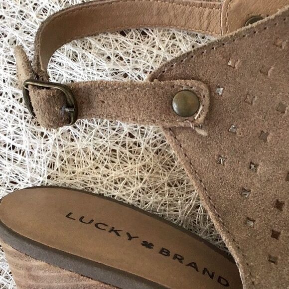 Lucky Brand RIGINA Taupe Perforated Stacked Wedge Heel Sandals - Picture 10 of 14